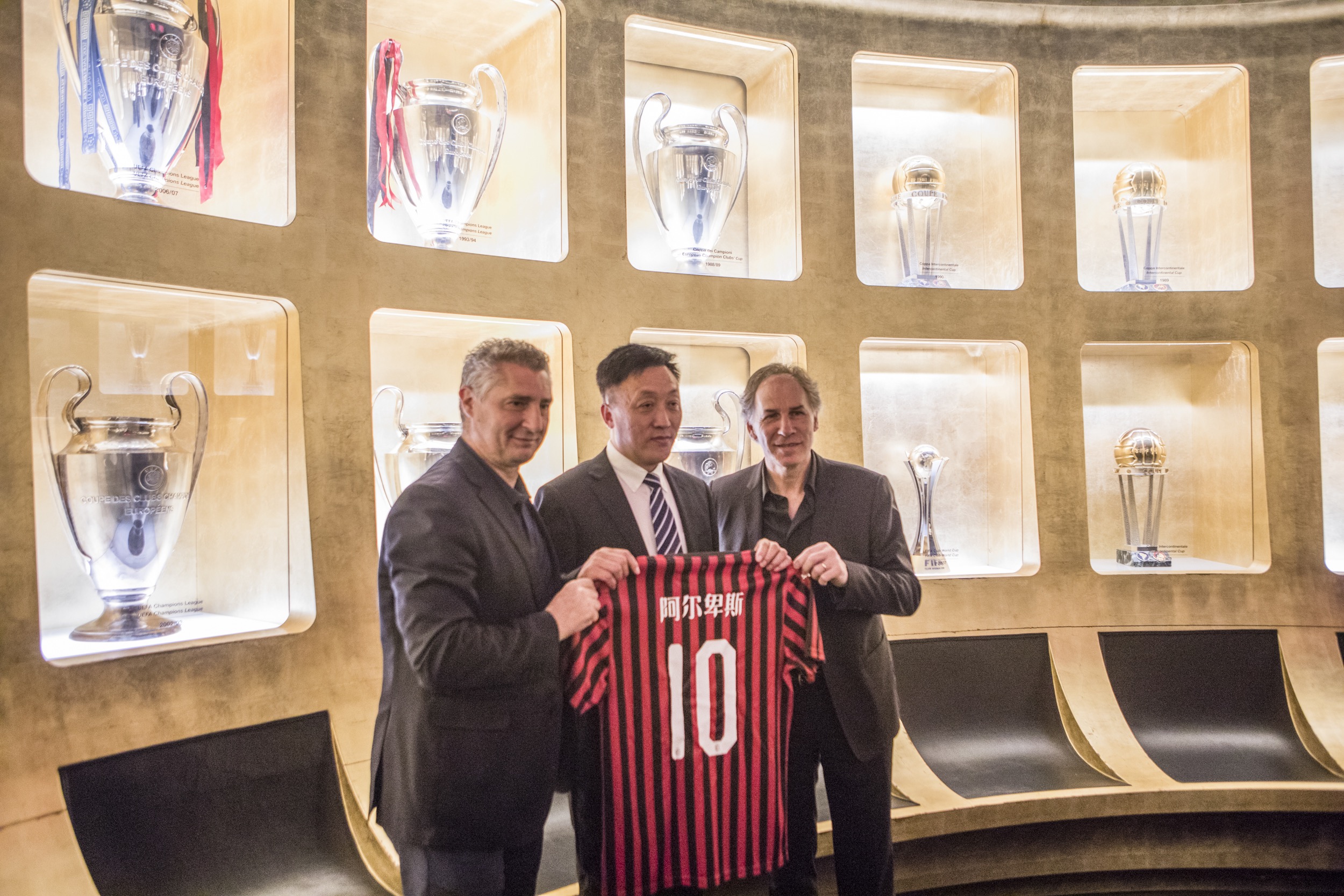 68分钟3-0！朱婷16分获单场最佳，科内利亚诺欧冠23连胜冲世俱杯