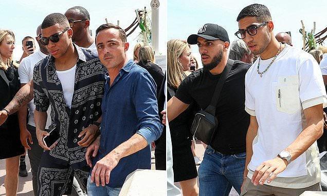 范德法特：C罗训练中总是特别专注，我连他的5%都做不到