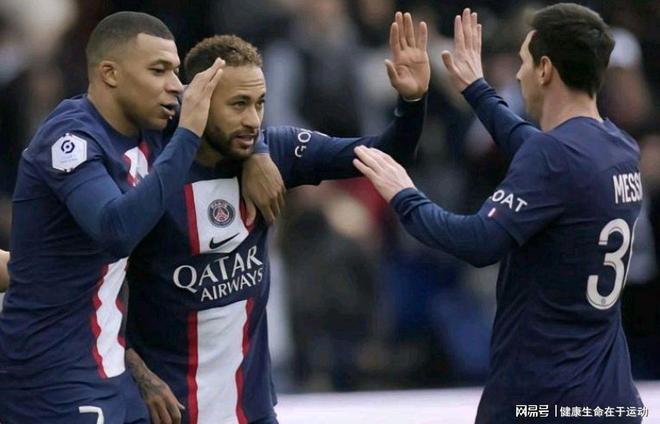 NBA执行副总裁：考虑未来赛季在多个城市承办NBA杯