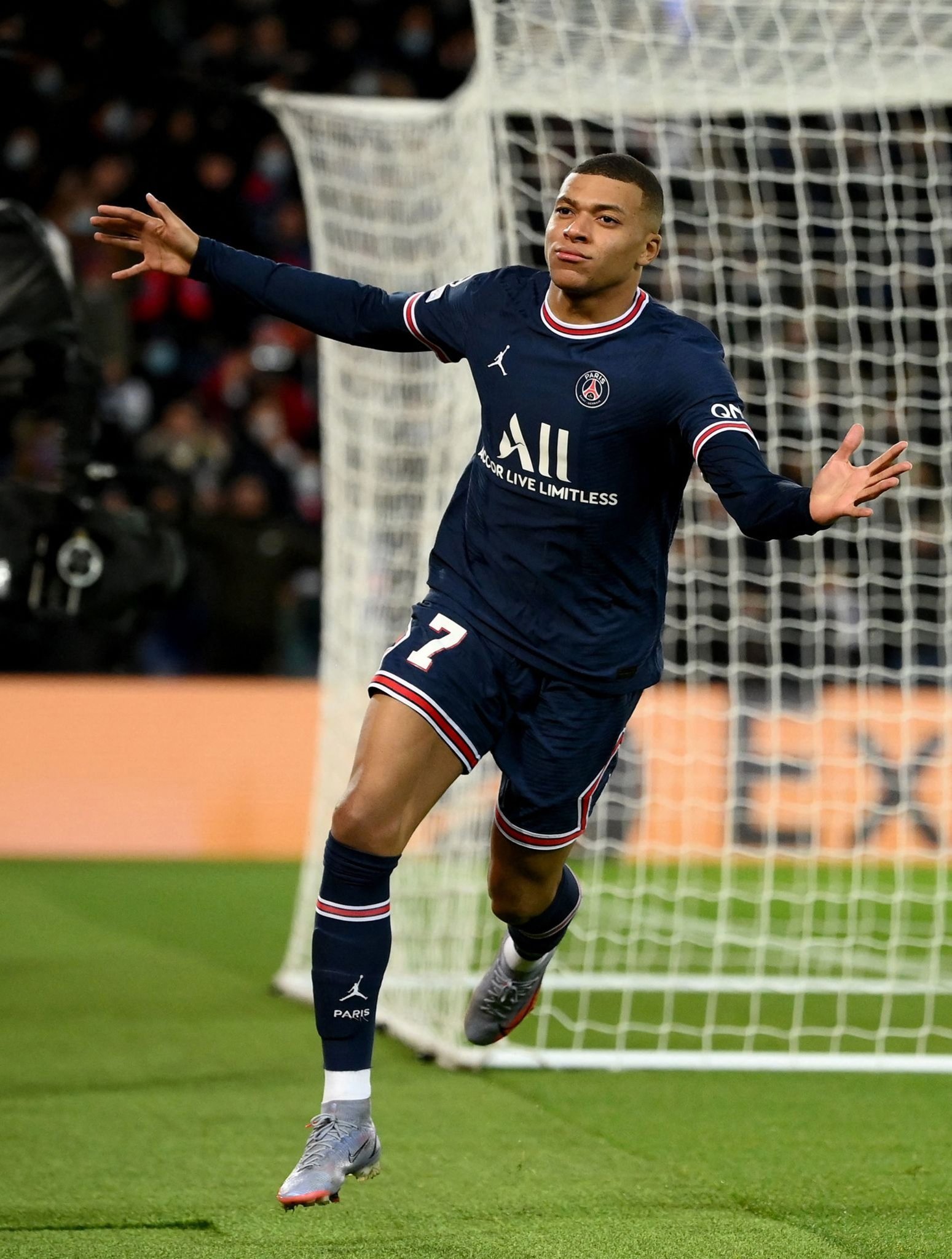 拉菲尼亚伤愈归来，巴萨精神领袖再现！他的价值远不止进球数据