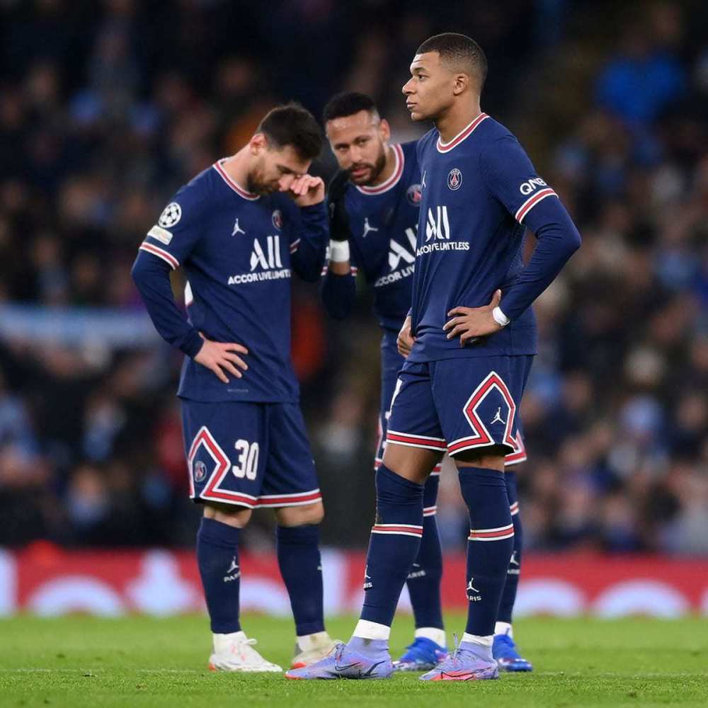 邮报：纽卡正努力与莱比锡就谢什科达成协议，球员愿意加盟