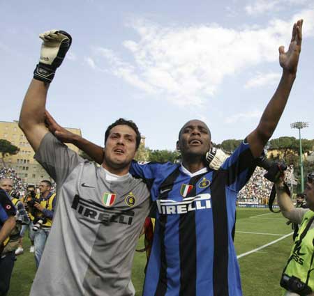 杜锋笑称球迷喊徐杰声音更大，广东男篮感谢武汉赛区