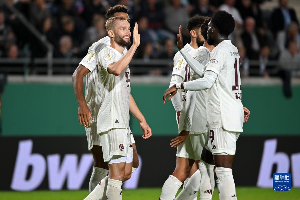 一日红魔终身红魔，曼联给德赫亚送上生日祝福，本人回复❤️