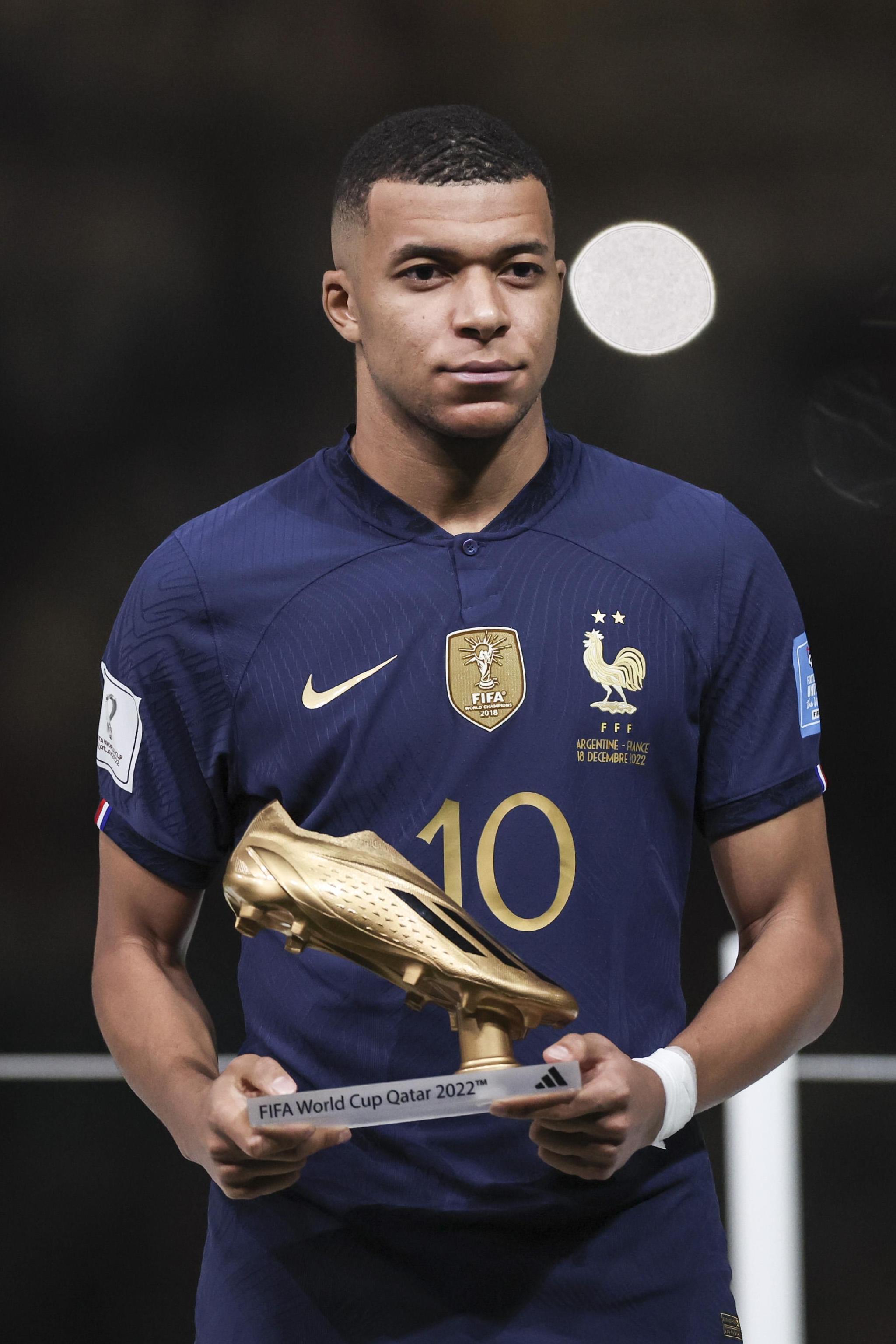 时隔579天复出，原巴萨梯队球员埃德加-耶重新回到球场