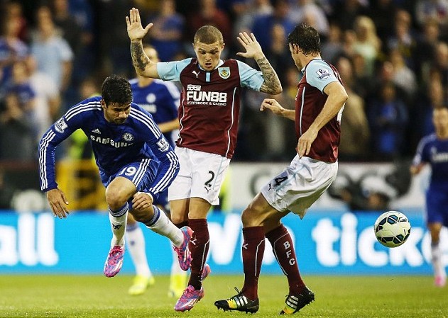 18岁中场新星卡萨斯：伤愈归来，渐入佳境