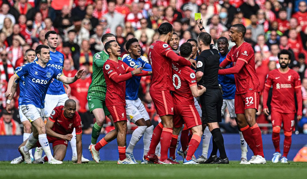 时隔20年，美因茨作为垫底球队在拜仁头上拿分（20年后，副班长美因茨再度从拜仁身上抢分）